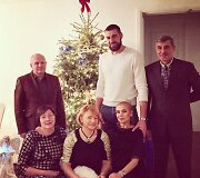 Eglė ir Jonas Valančiūnai su tėvais