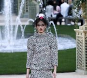 &bdquo;Chanel Haute Couture&ldquo; pavasario ir vasaros kolekcijos modelis 