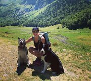 Mingailė Skuodytė kalnuose su savo &scaron;unimis