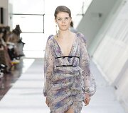&bdquo;Giambattista Valli&ldquo; 2019&ndash;2020 m. rudens ir žiemos kolekcijos modelis