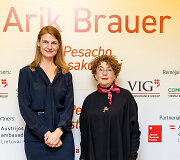 Austrijos ambasadorė Lietuvai Yvvone Raffaela Toncic-Sorinj ir Lietuvos žydų (litvakų) bendruomenės pirmininkė Faina Kukliansky