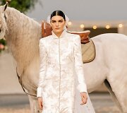 &bdquo;Chanel&ldquo; 2021 m. pavasario ir vasaros auk&scaron;tosios mados kolekcijos modelis