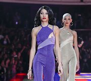 &bdquo;Tommy X Zendaya&ldquo; 2019&ndash;2020 m. rudens ir žiemos kolekcijos modelis