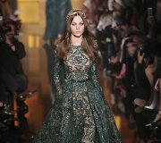 &bdquo;Elie Saab&ldquo; 2015 m. auk&scaron;tosios mados kolekcijos modelis 