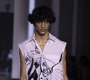 &bdquo;Lanvin&ldquo; 2022 m. pavasario ir vasaros kolekcijos modelis