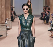 &bdquo;Salvatore Ferragamo&ldquo; 2020&ndash;2021 m. rudens ir žiemos kolekcijos modelis