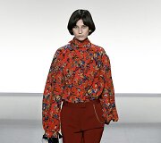 &bdquo;Givenchy&ldquo; 2020 m. pavasario ir vasaros kolekcijos modelis