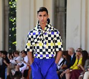 &bdquo;Salvatore Ferragamo&ldquo; 2020 m. pavasario ir vasaros kolekcijos modelis