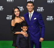 Cristiano Ronaldo su sūnumi ir drauge Georgina Rodriguez
