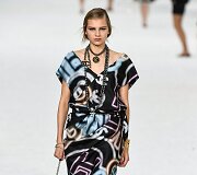 &bdquo;Chanel&ldquo; 2021 m. pavasario ir vasaros kolekcijos modelis