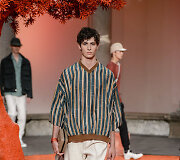 &bdquo;Ermenegildo Zegna&ldquo; 2018 m. pavasario-vasaros kolekcijos modelis 