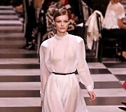 &bdquo;Christian Dior Haute Couture&ldquo; 2018 m. pavasario ir vasaros kolekcijos modelis