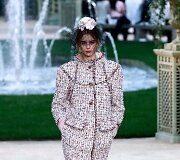 &bdquo;Chanel Haute Couture&ldquo; pavasario ir vasaros kolekcijos modelis 