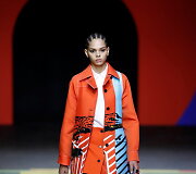 &bdquo;Dior&ldquo; 2022 m. pavasario ir vasaros kolekcijos modelis