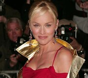 Sharon Stone 2001 metais, keli mėnesiai prie&scaron; insultą