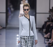&bdquo;Giorgio Armani Priv&eacute;&ldquo; 2016 m. rudens-žiemos auk&scaron;tosios mados kolekcijos modelis