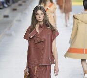 &bdquo;Herm&egrave;s&ldquo; 2019 m. pavasario ir vasaros kolekcijos modelis