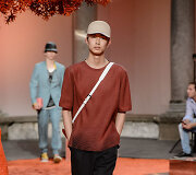 &bdquo;Ermenegildo Zegna&ldquo; 2018 m. pavasario-vasaros kolekcijos modelis 