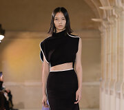 Victorios Beckham 2023 m. pavasario/vasaros kolekcija &bdquo;Ready to wear&ldquo; 