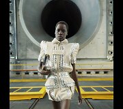 &bdquo;Balmain&ldquo; 2021&ndash;2022 m. rudens ir žiemos kolekcijos modelis
