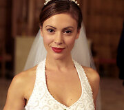 Alyssa Milano seriale &bdquo;San Francisko raganos&ldquo; (2001 m.)