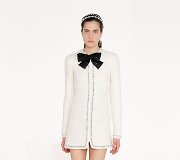 &bdquo;Giambattista Valli&ldquo; 2021&ndash;2022 m. rudens ir žiemos kolekcijos modelis