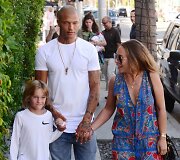 Jeremy Meeksas mylimąją Chloe Green ir sūnumi Jeremy jaunesniuoju