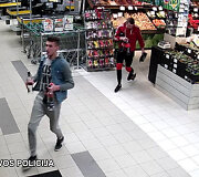 Jurbarko policija ie&scaron;ko vagystėmis įtariamų vaikinų