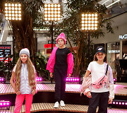 &bdquo;Vilnius Outlet&ldquo; ir modelių mokykla &bdquo;CatWalk&ldquo; surengė stilingą &bdquo;Back To School&ldquo; mados &scaron;ventę.