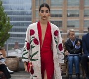 &bdquo;Oscar de la Renta&ldquo; 2019 m. pavasario ir vasaros kolekcijos modelis
