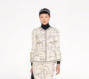 &bdquo;Giambattista Valli&ldquo; 2021&ndash;2022 m. rudens ir žiemos kolekcijos modelis