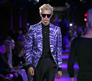 &bdquo;Tom Ford&ldquo; 2020 m. pavasario ir vasaros kolekcijos modelis