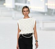 &bdquo;Chanel&ldquo; 2021 m. pavasario ir vasaros kolekcijos modelis