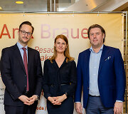 &bdquo;Compensa Vienna Insurance Group&ldquo; finansų direktorius Felixas Nagode, Austrijos ambasadorė Lietuvai Yvvone Raffaela Toncic-Sorin, &bdquo;Compensa Vienna Insurance Group&ldquo;  generalinis direktorius Deividas Raipa