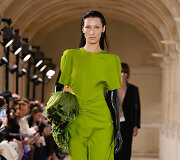 Victorios Beckham 2023 m. pavasario/vasaros kolekcija &bdquo;Ready to wear&ldquo; 