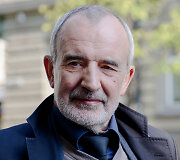 Jaunųjų darbais domisi maestro Rimas Tuminas. Jie neleidžia pasenti.