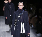 &bdquo;Valentino&ldquo; 2016 m. rudens-žiemos kolekcijos modelis