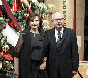 Naujametinės &bdquo;Traviatos&ldquo; svečiai, pasipuo&scaron;ę pagal &bdquo;Black Tie&ldquo;