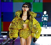 &bdquo;Dolce & Gabbana&ldquo; 2021&ndash;2022 m. rudens ir žiemos kolekcijos modelis