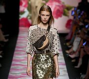 &bdquo;Blumarine&ldquo; 2020 m. pavasario ir vasaros kolekcijos modelis