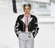 &bdquo;Chanel&ldquo; 2021 m. pavasario ir vasaros kolekcijos modelis