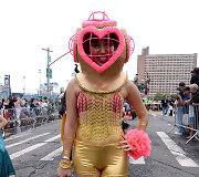 &bdquo;Mermaid Parade&ldquo; akimirka