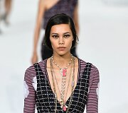 &bdquo;Chanel&ldquo; 2021 m. pavasario ir vasaros kolekcijos modelis