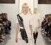 &bdquo;Maison Margiela&ldquo; 2016 m. pavasario-vasaros auk&scaron;tosios mados kolekcija