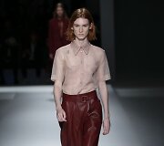 &bdquo;Hugo Boss&ldquo; 2019 m. pavasario ir vasaros kolekcijos modelis