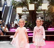 &bdquo;Vilnius Outlet&ldquo; ir modelių mokykla &bdquo;CatWalk&ldquo; surengė stilingą &bdquo;Back To School&ldquo; mados &scaron;ventę.