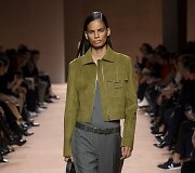 &bdquo;Herm&egrave;s&ldquo; 2020 m. pavasario ir vasaros kolekcijos modelis