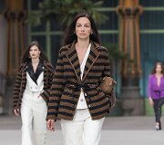 &bdquo;Chanel Cruise 2020&ldquo; kolekcijos modelis
