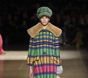 &bdquo;Miu Miu&ldquo; 2017&ndash;2018 m. rudens-žiemos kolekcijos modelis