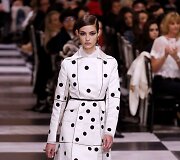 &bdquo;Christian Dior Haute Couture&ldquo; 2018 m. pavasario ir vasaros kolekcijos modelis